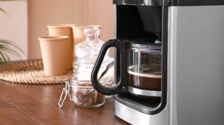 Advantages and disadvantages of having a coffee maker at home